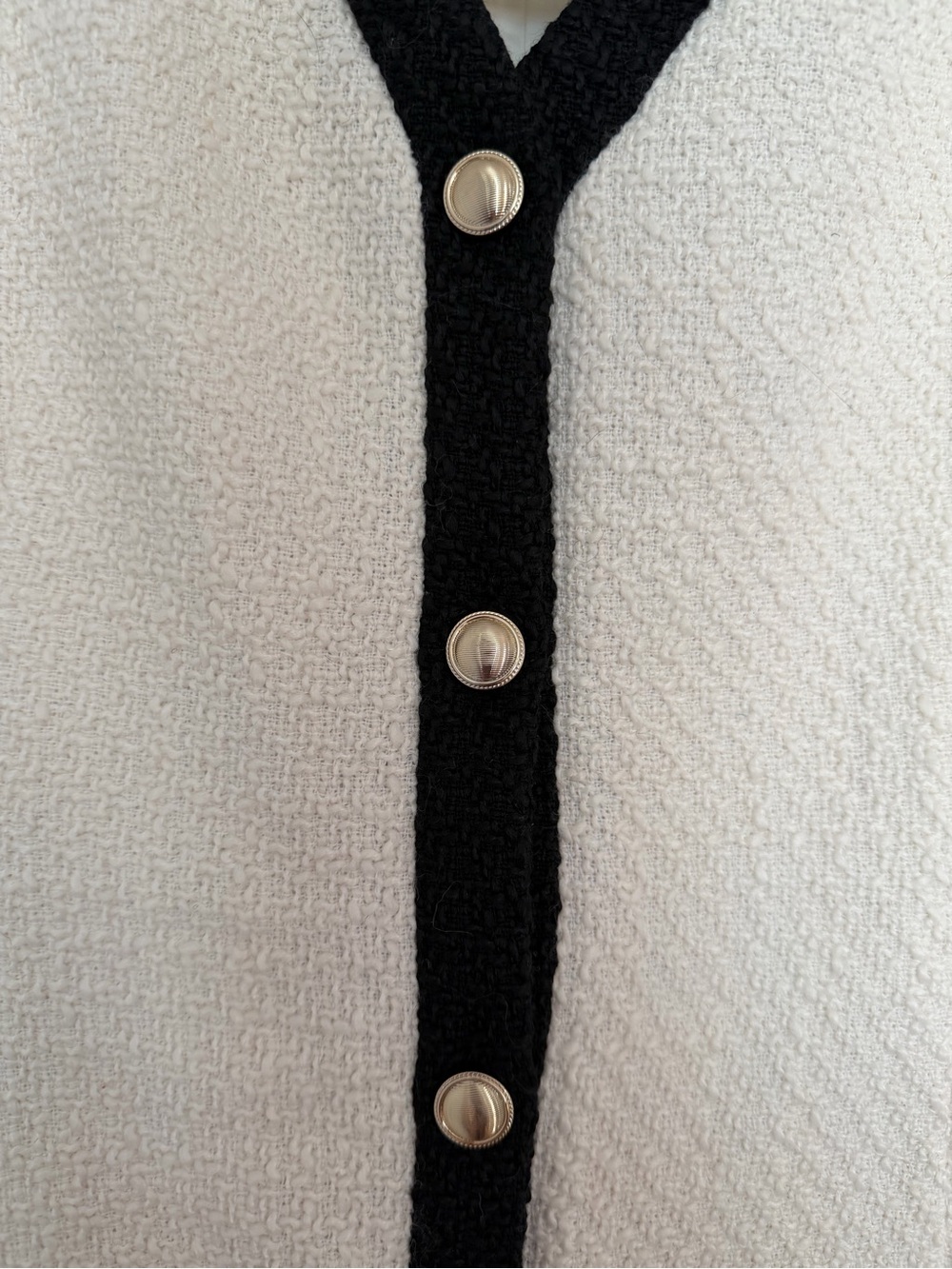 Abercrombie & Fitch Cream Sleeveless Button-Front Dress with Black Trim - Picture 3 of 3